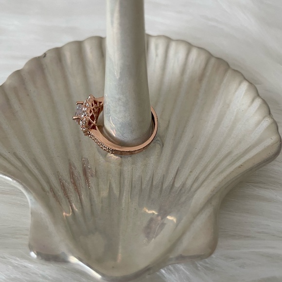 Heart CZ ring, Rose Gold finish, double band, size 9. Very pretty and sparkly. - Picture 3 of 5